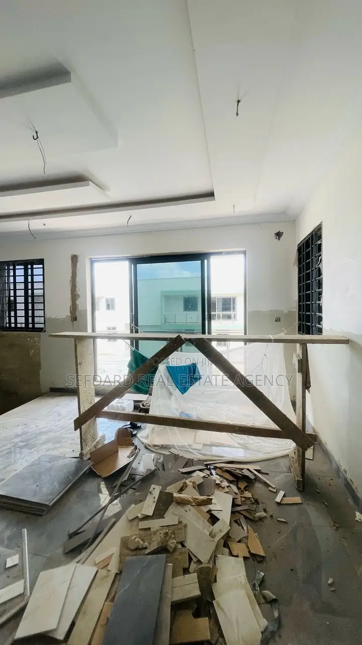 4bdrm Duplex in Sefdard Properties, Achimota for sale