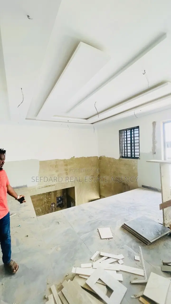 4bdrm Duplex in Sefdard Properties, Achimota for sale