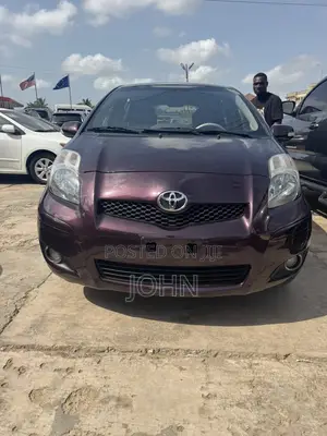 Toyota Yaris LE Hatchback 5dr 2012
