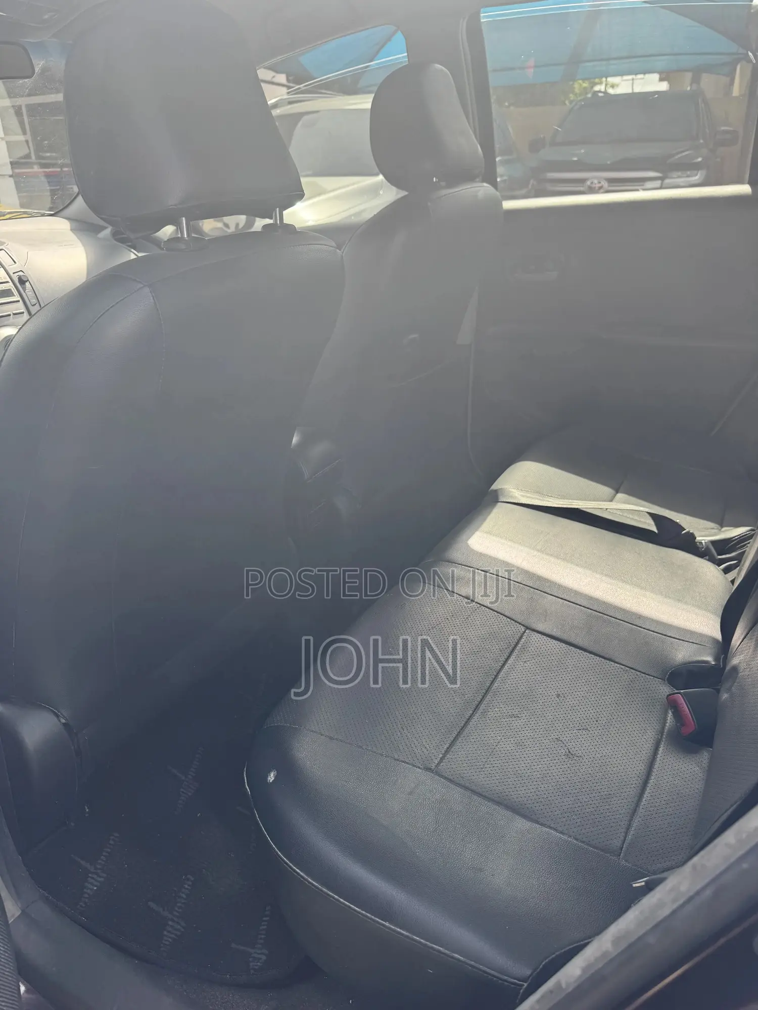 Toyota Yaris LE Hatchback 5dr 2012