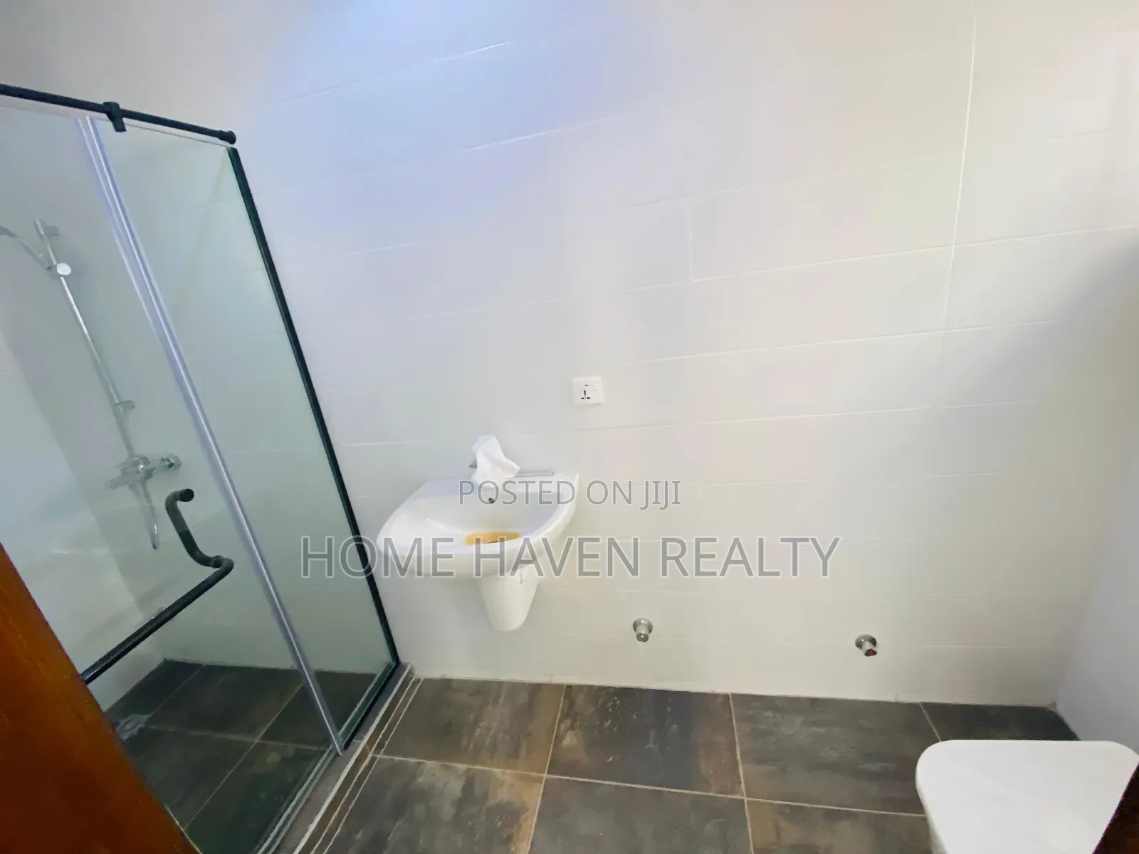 2bdrm House in Achimota, Mile 7 for rent