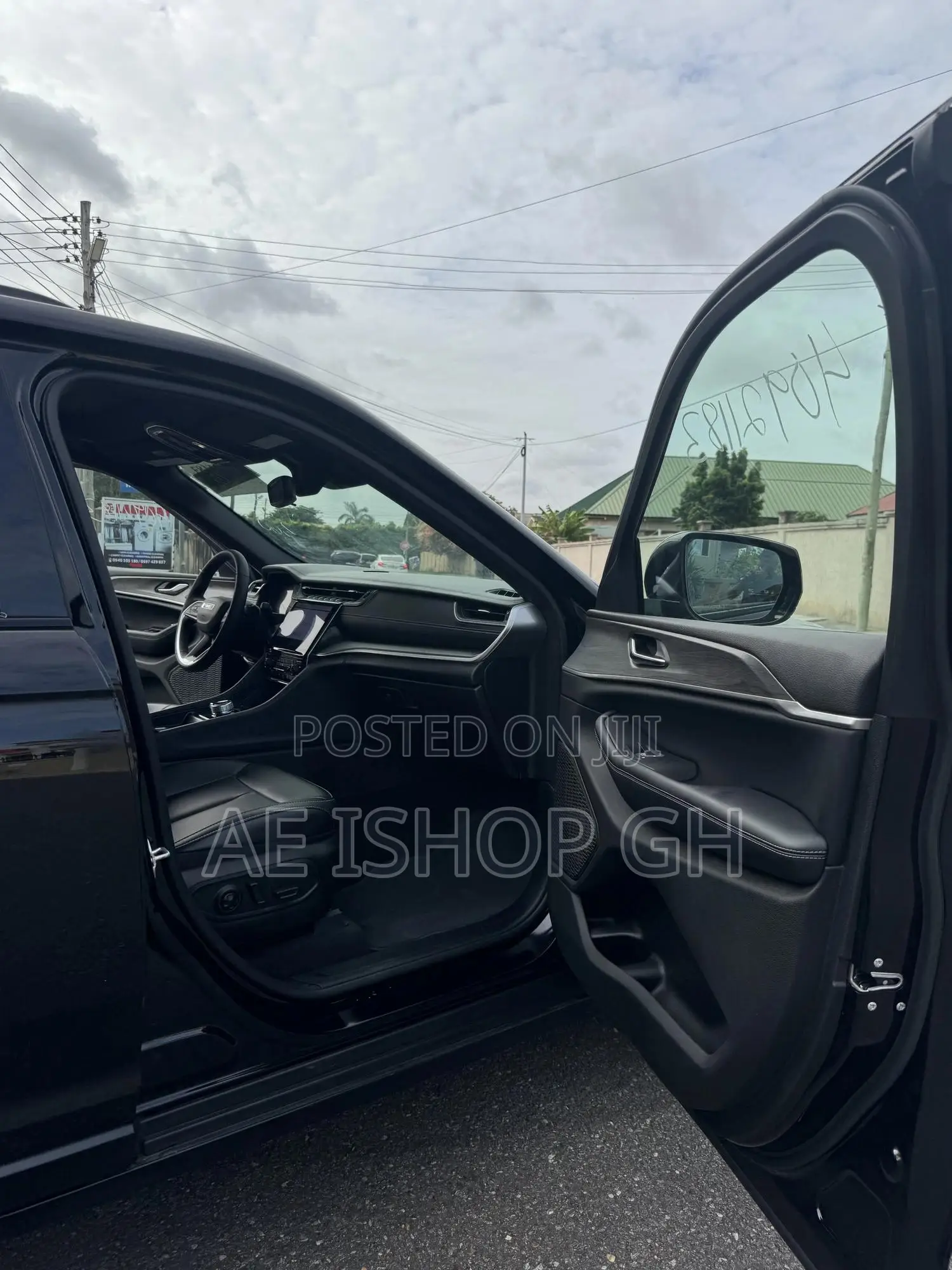 Jeep Grand Cherokee L Altitude 4WD 2024 Black