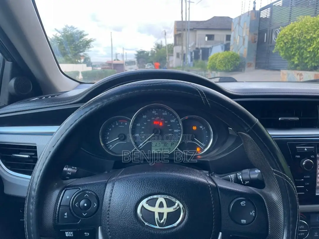 Toyota Corolla 2015 Green