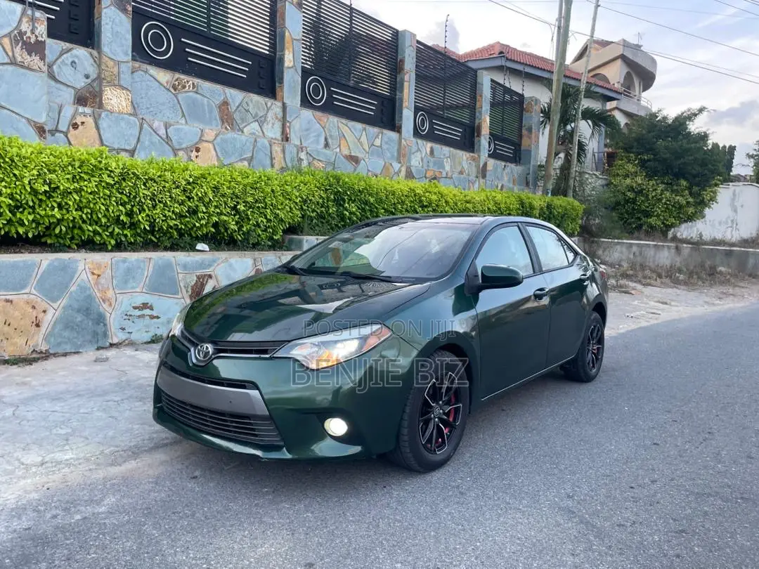 Toyota Corolla 2015 Green