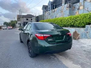Toyota Corolla 2015 Green