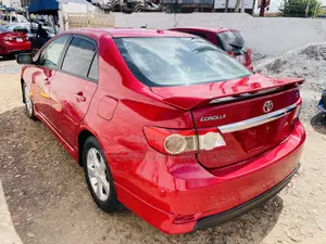 Toyota Corolla S 4dr Sedan (1.8L 4cyl 4A) 2013 Red