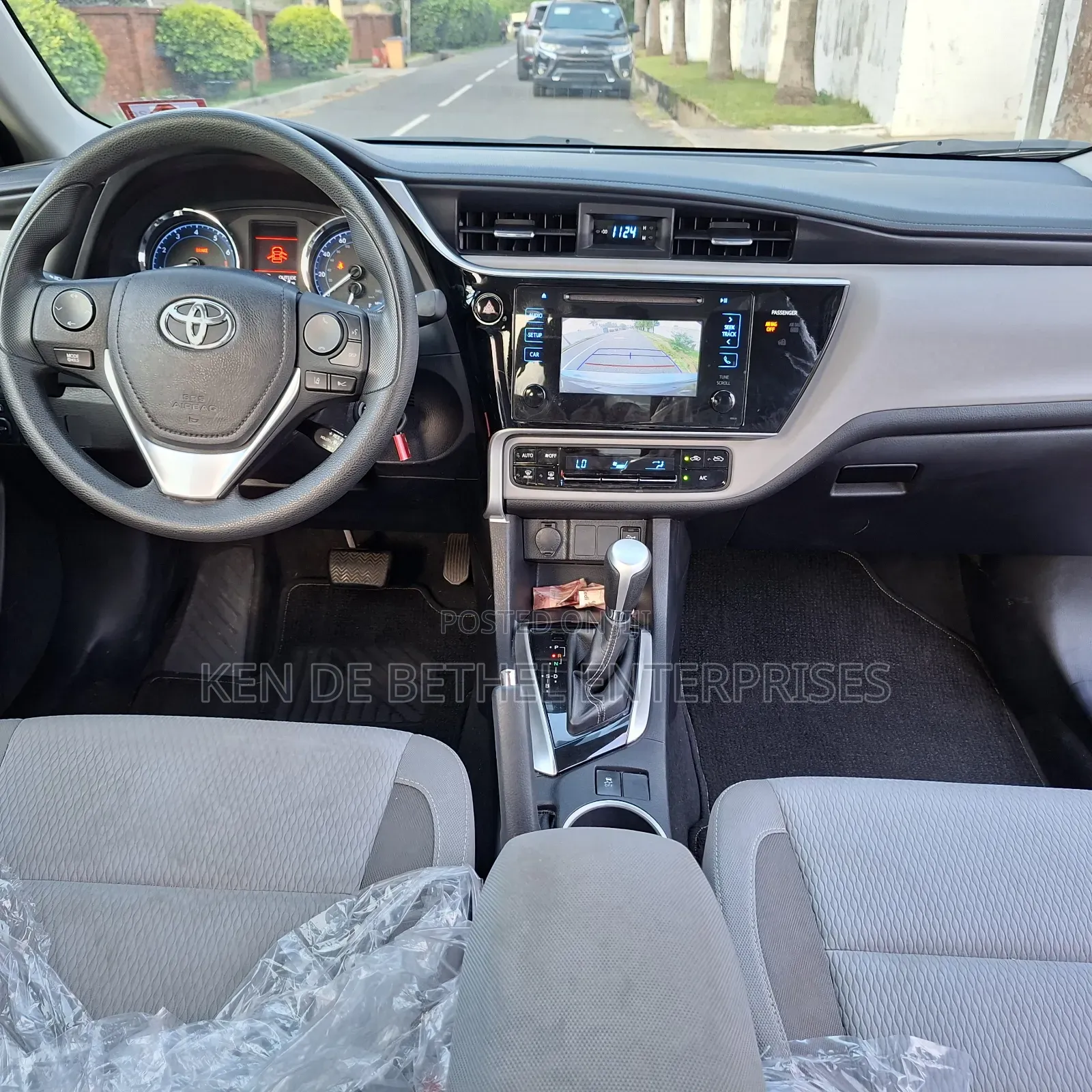 Toyota Corolla LE 4dr Sedan (1.8L 4cyl CVT) 2017 Gray
