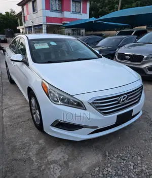 Hyundai Sonata Base Sedan FWD (2.4L 4cyl 6A) 2016 White
