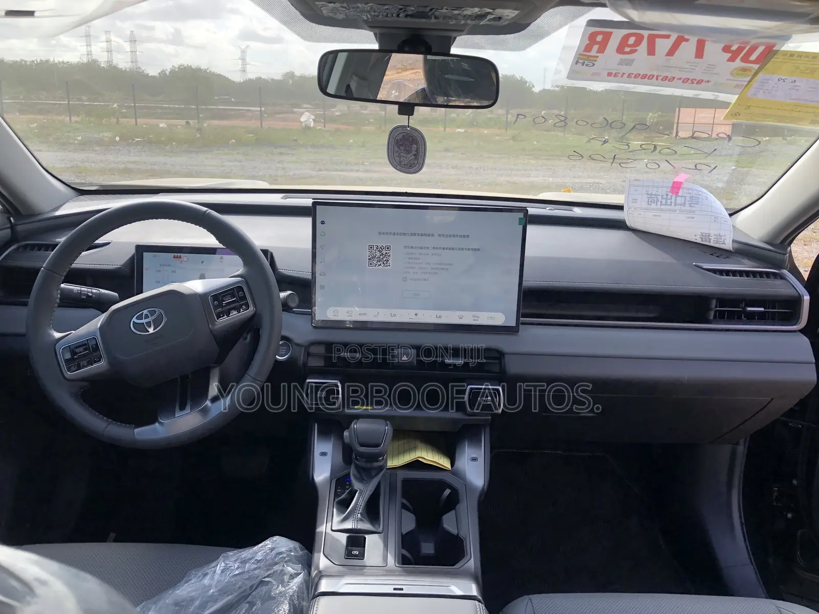 New Toyota RAV4 XLE Premium 2025 Black