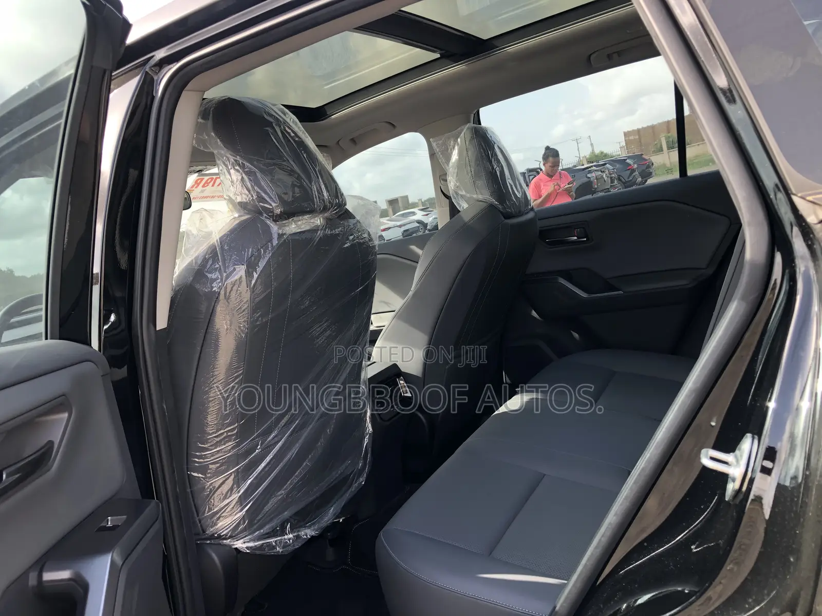 New Toyota RAV4 XLE Premium 2025 Black