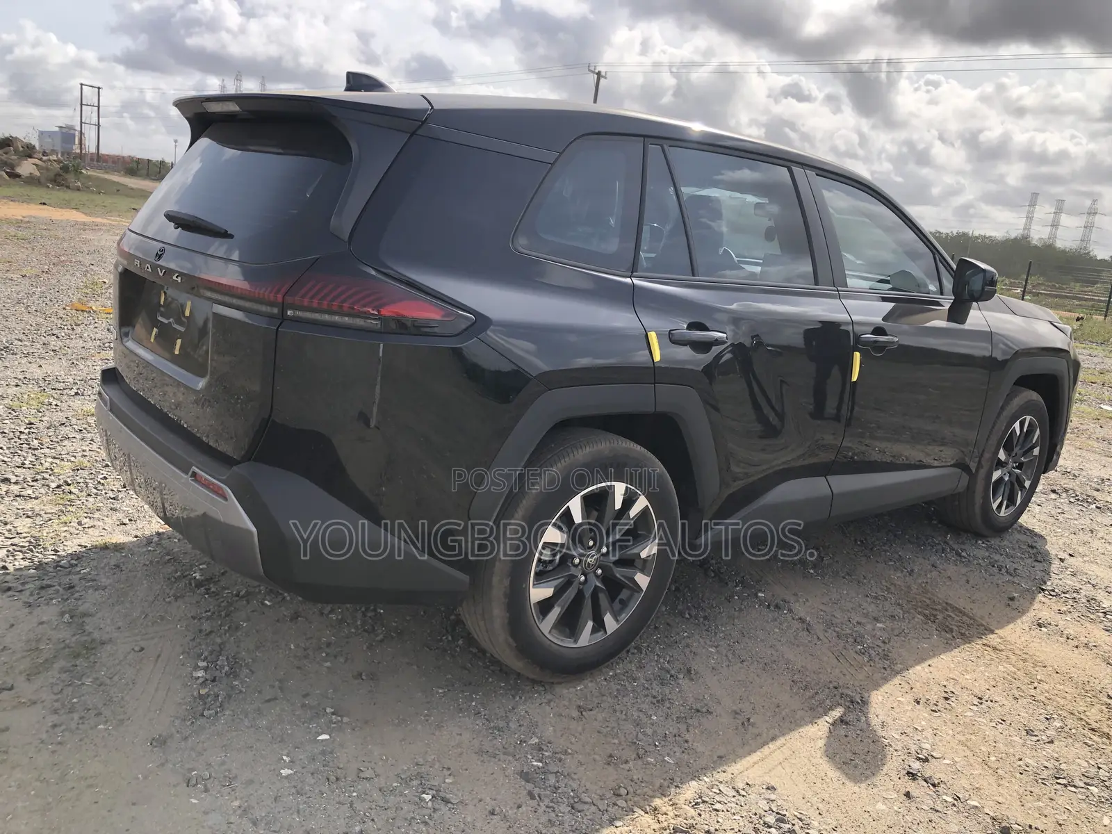 New Toyota RAV4 XLE Premium 2025 Black