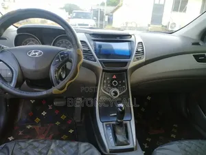 Hyundai Elantra SE Sedan FWD (1.8L 4cyl 6A) 2016 Gray