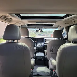Toyota Sienna 2016 Silver