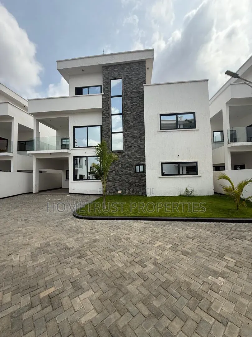 4bdrm Duplex in East Airport Mahama for rent