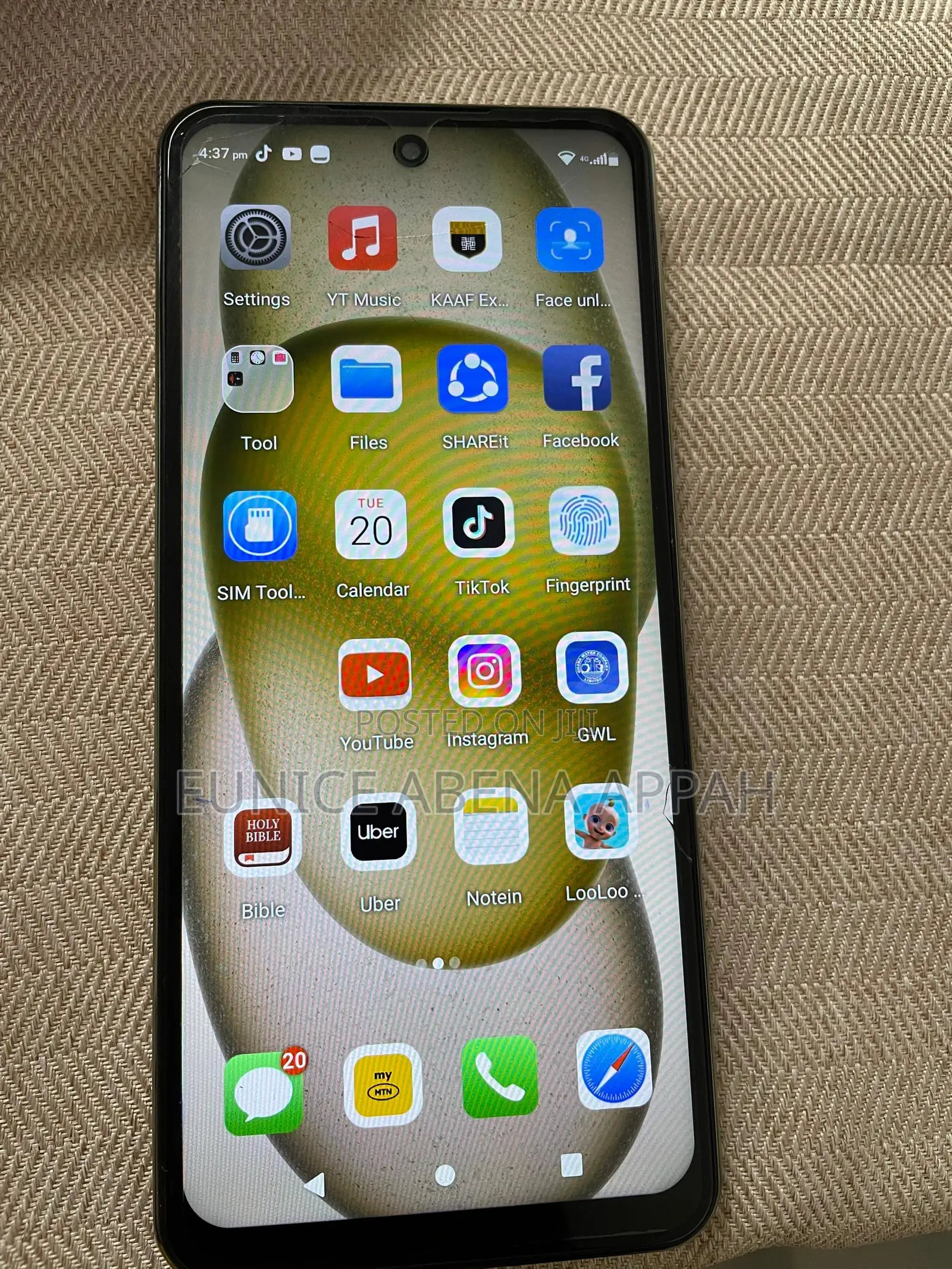 New Mobile Phone 64 GB Gold