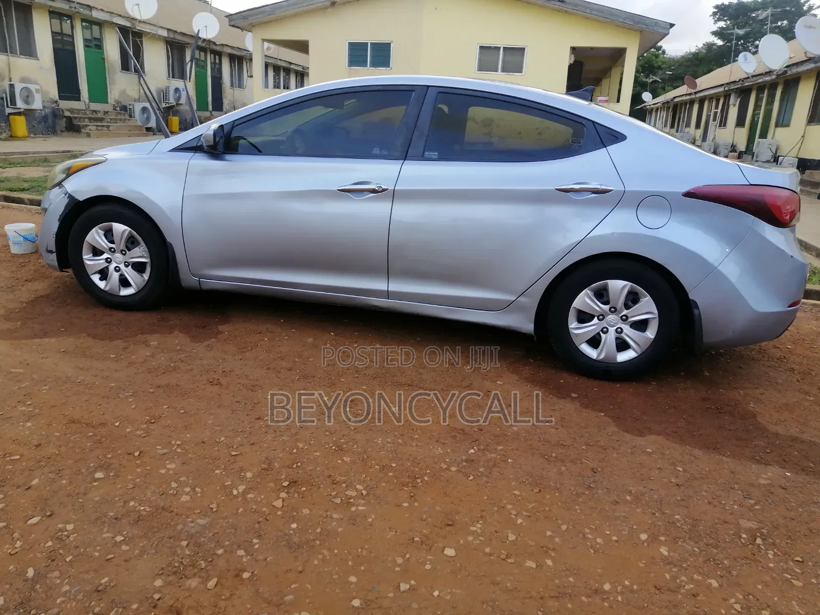 Hyundai Elantra SE Sedan FWD (1.8L 4cyl 6A) 2016 Gray