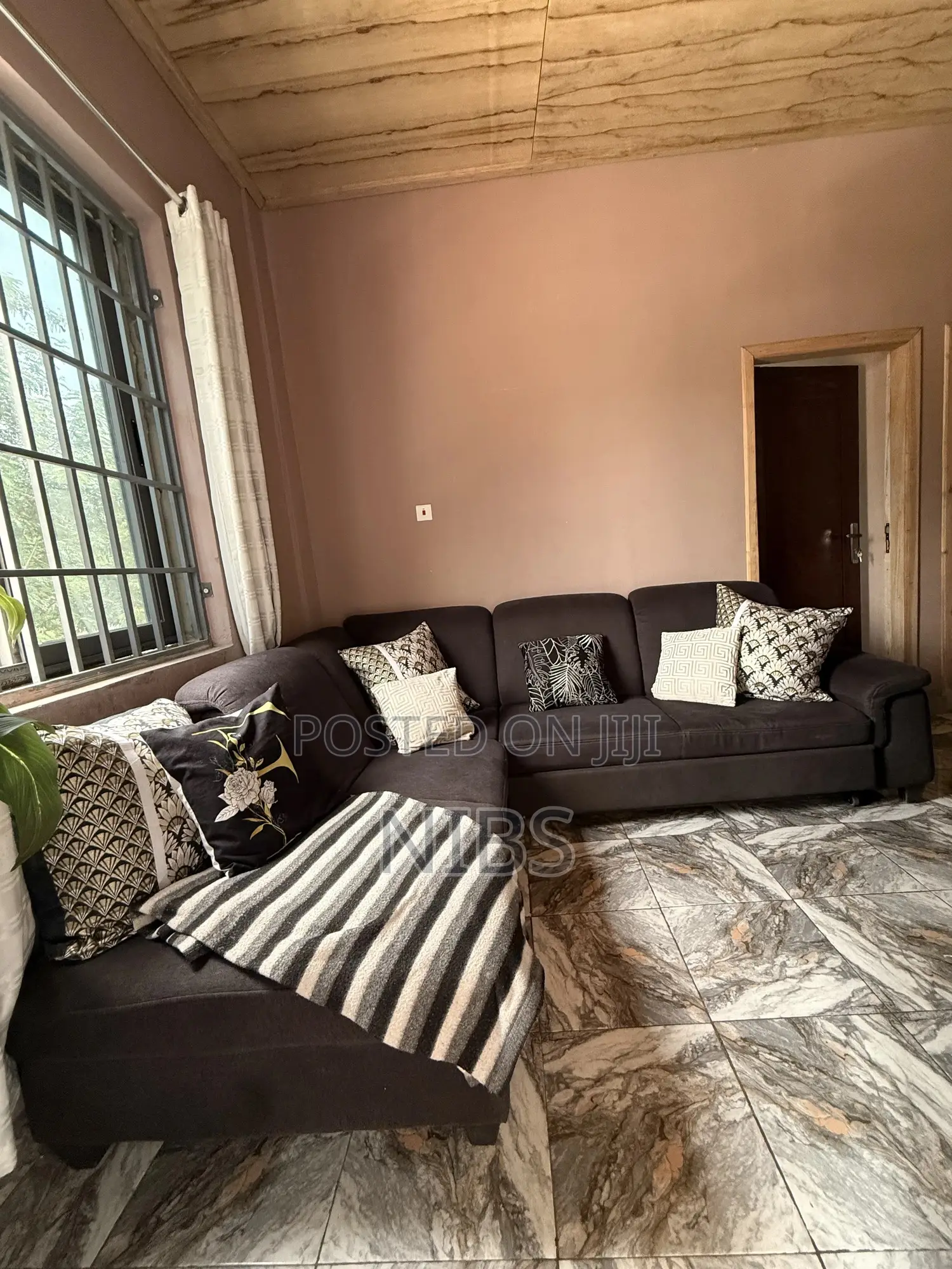 Sofa Bed / Couch With Pull Out Extension