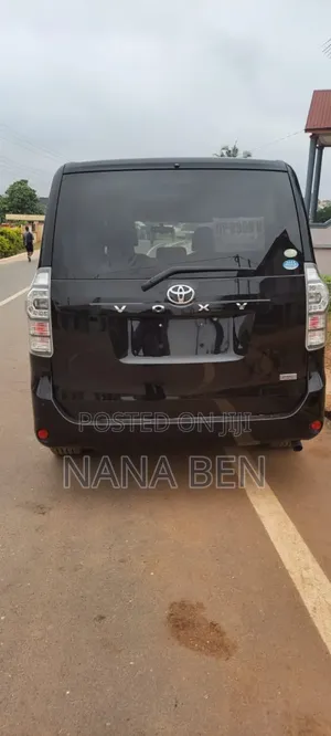 Toyota Voxy 2010 Black