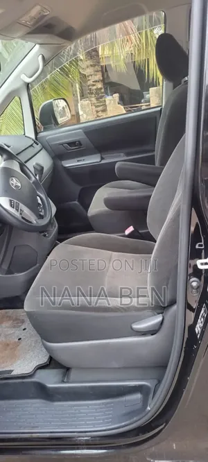 Toyota Voxy 2010 Black
