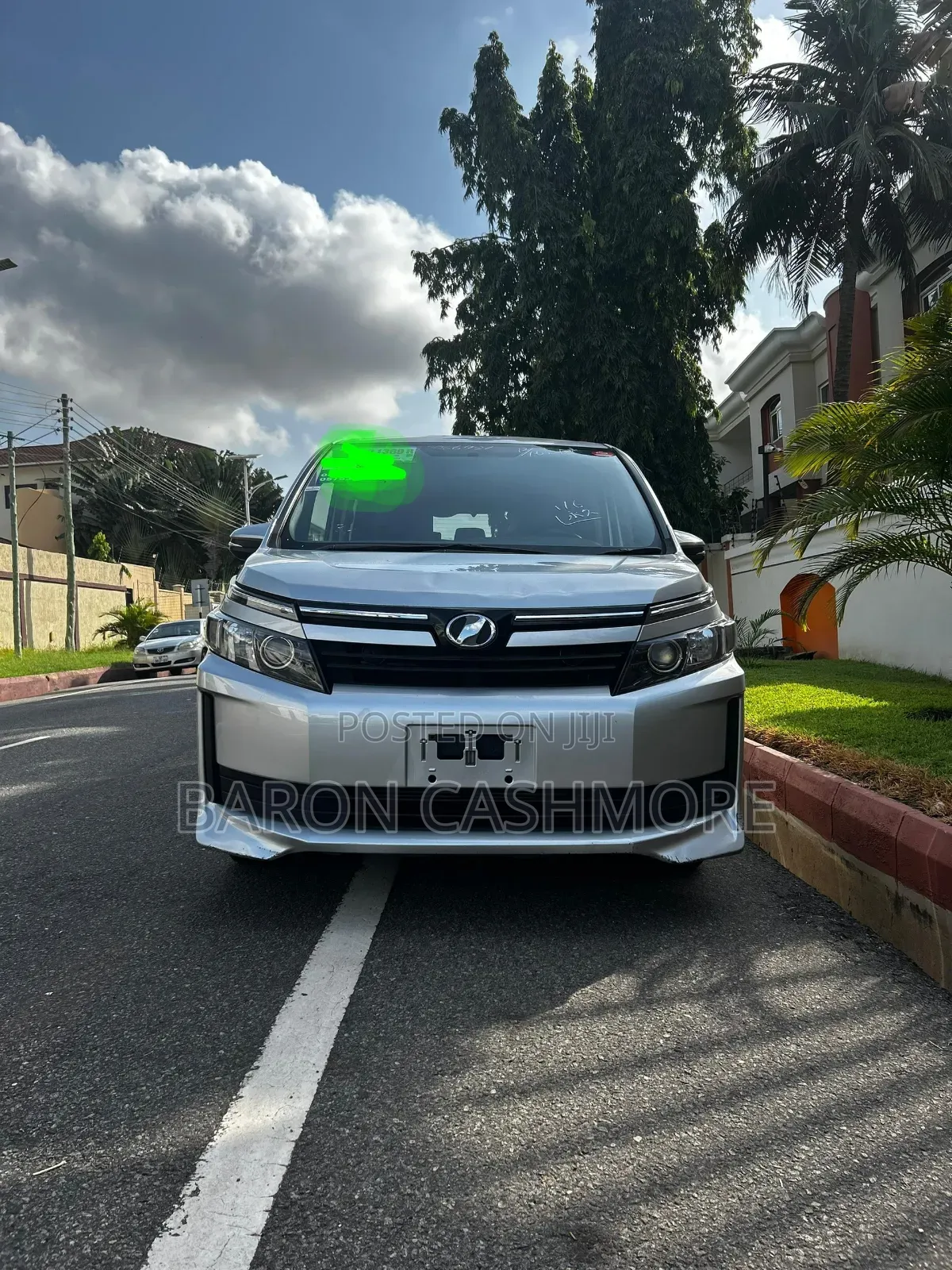 Toyota Voxy 2016 Silver