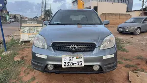 Toyota Matrix Hatchback FWD (1.8L 4cyl 5M) 2010 Gray
