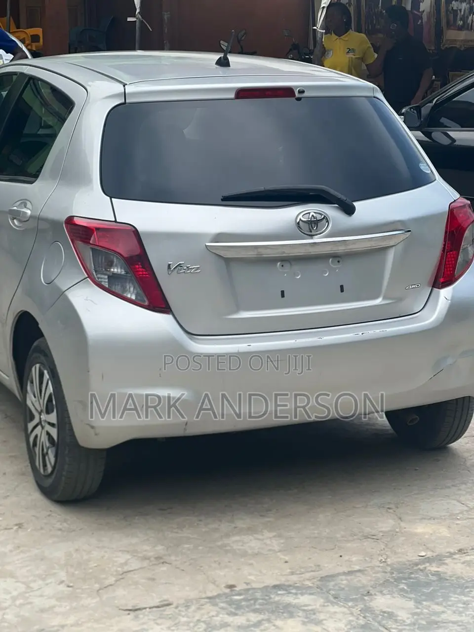 Toyota Vitz 2013 Silver