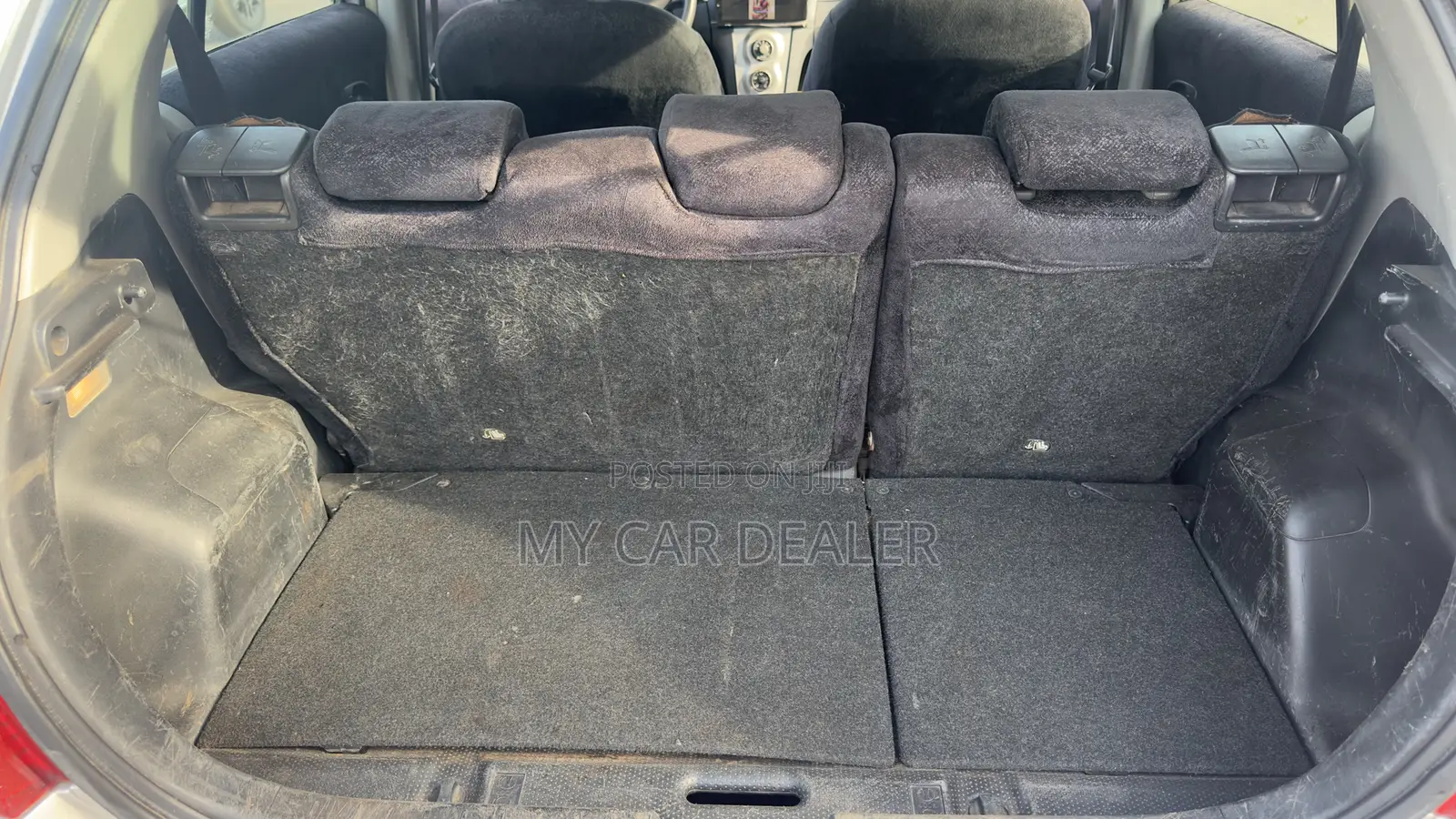 Toyota Yaris Base Hatchback 5dr 2010 Silver