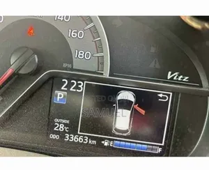 Toyota Vitz 2016 Silver
