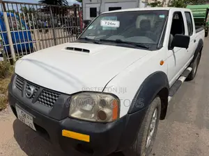 Nissan Hardbody 2015 White