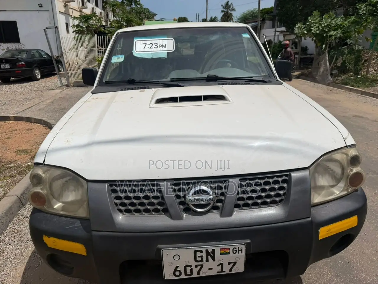 Nissan Hardbody 2015 White