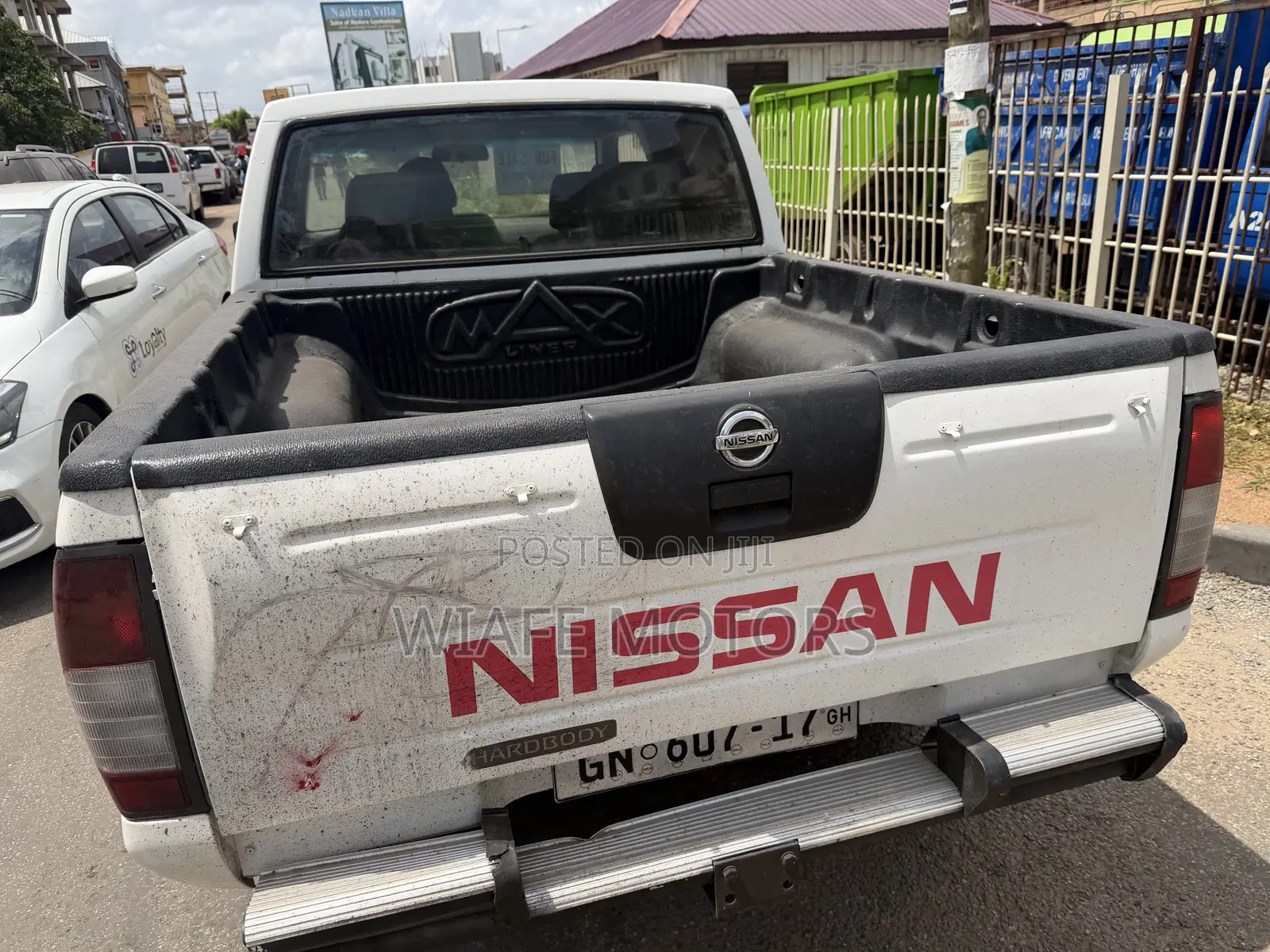 Nissan Hardbody 2015 White