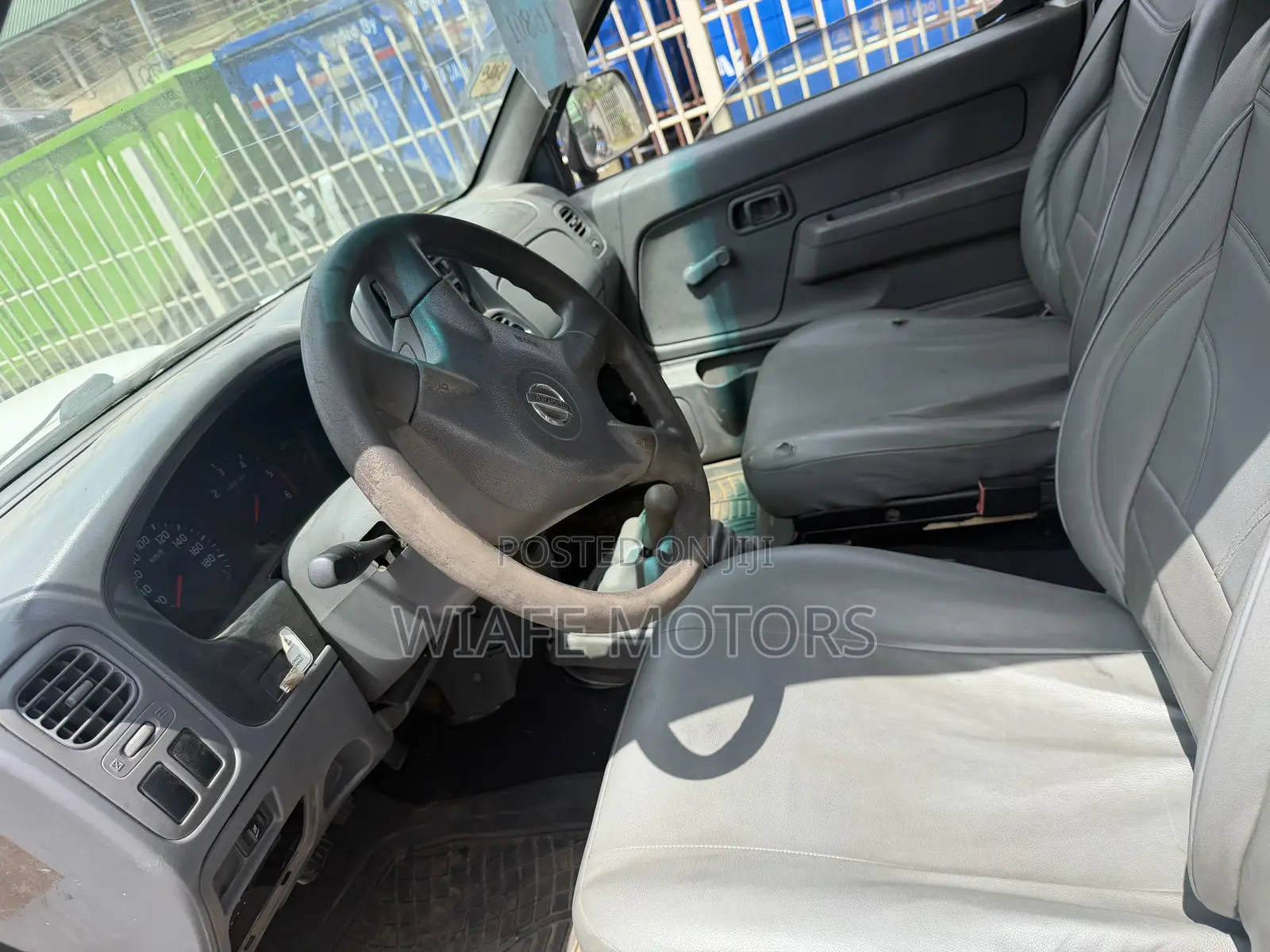 Nissan Hardbody 2015 White