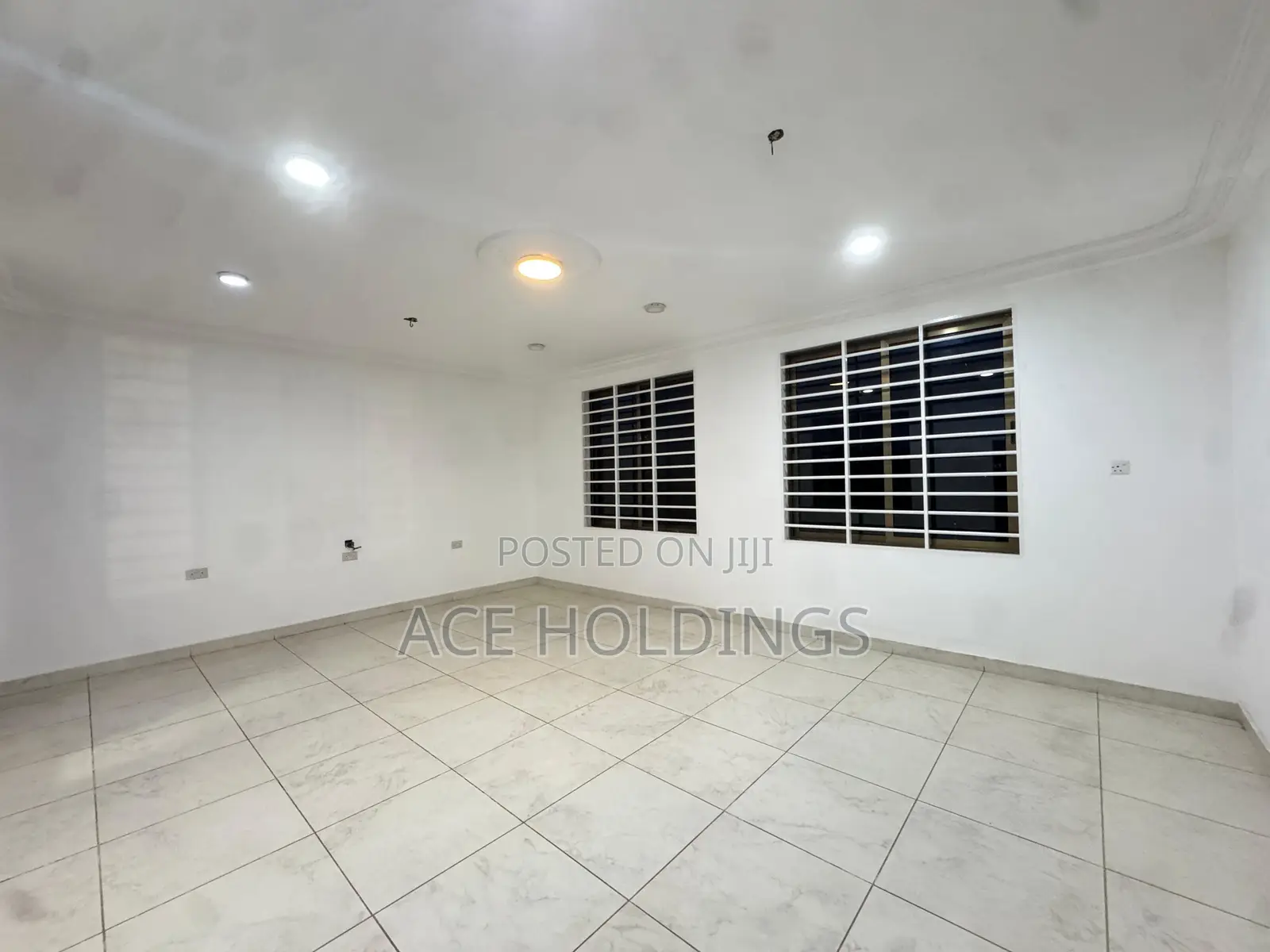 2bdrm Apartment in Lakeside for rent