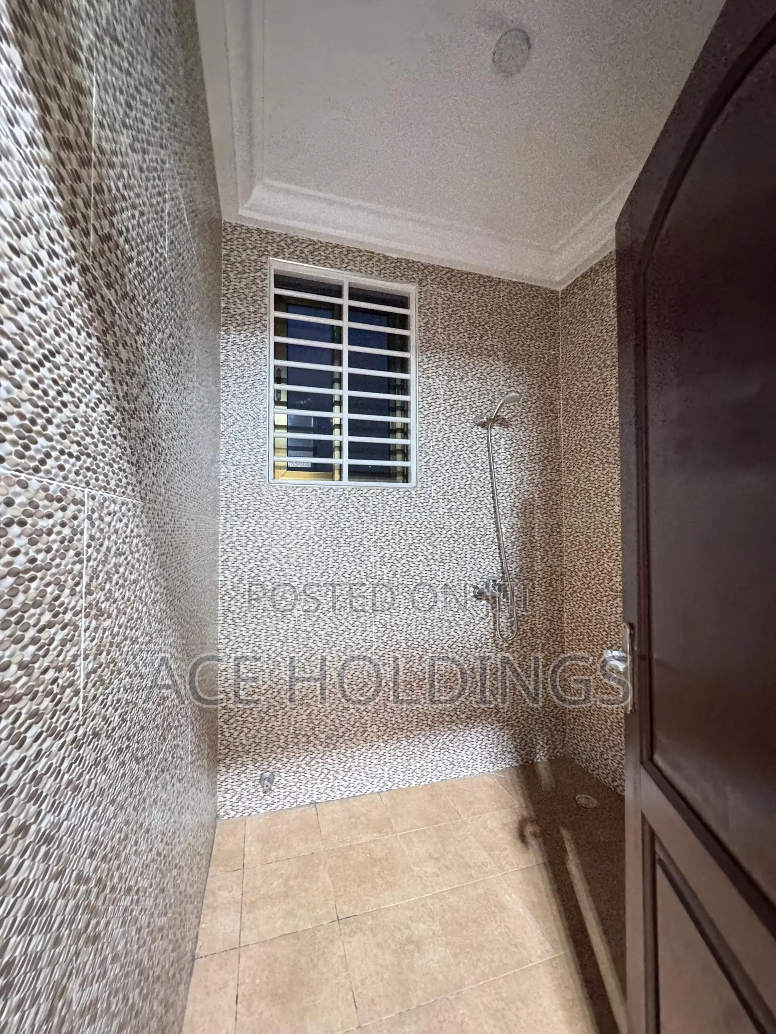 2bdrm Apartment in Lakeside for rent