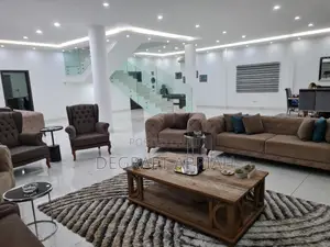 5bdrm House in Ahodwo, Kumasi for sale