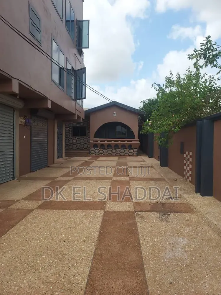4bdrm House in Amasaman for rent