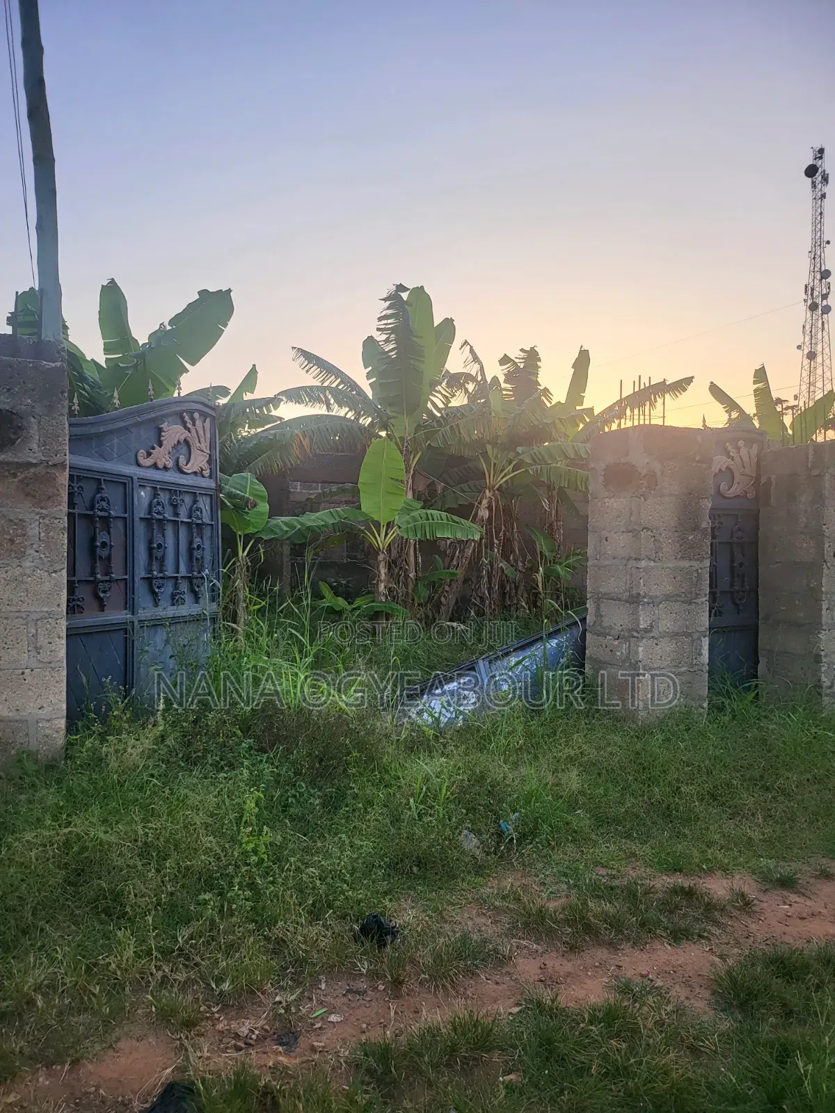 10bdrm House in At Nyaboo, Asante Akim Central Municipal for sale