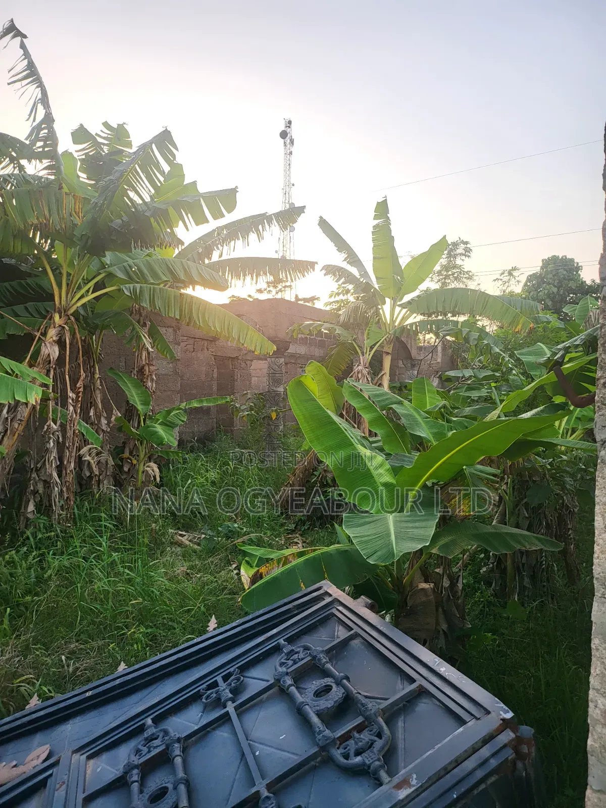 10bdrm House in At Nyaboo, Asante Akim Central Municipal for sale