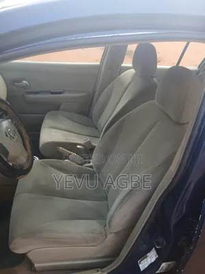 Nissan Versa 2003 Blue