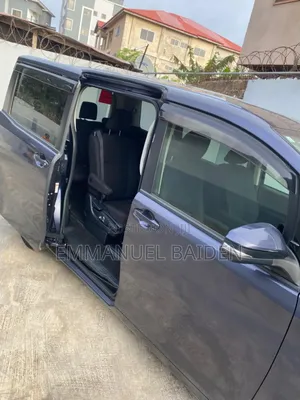 Toyota Voxy 2015 Gray