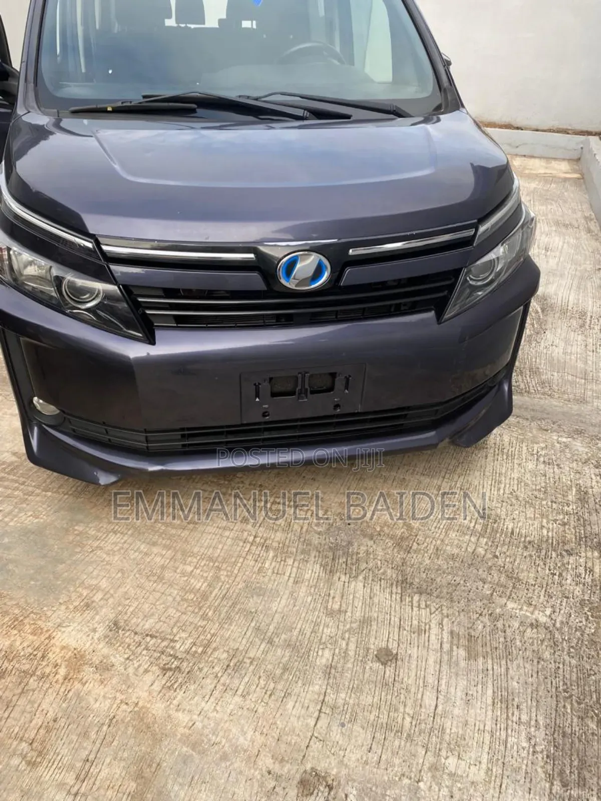 Toyota Voxy 2015 Gray