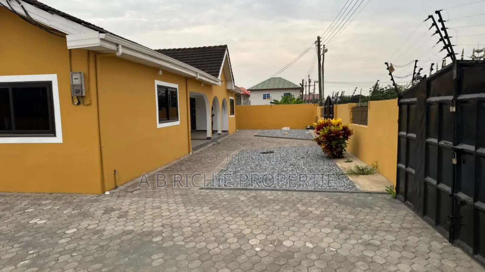 4bdrm Bungalow in Ab Richie Properties, Manet Junction for rent