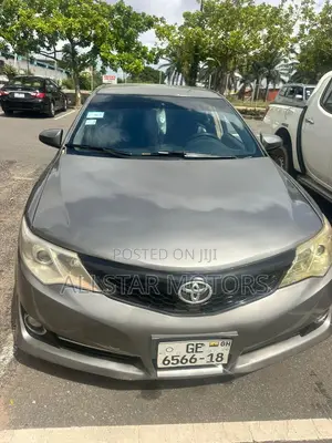 Toyota Camry LE 4dr Sedan (2.5L 4cyl 6A) 2013