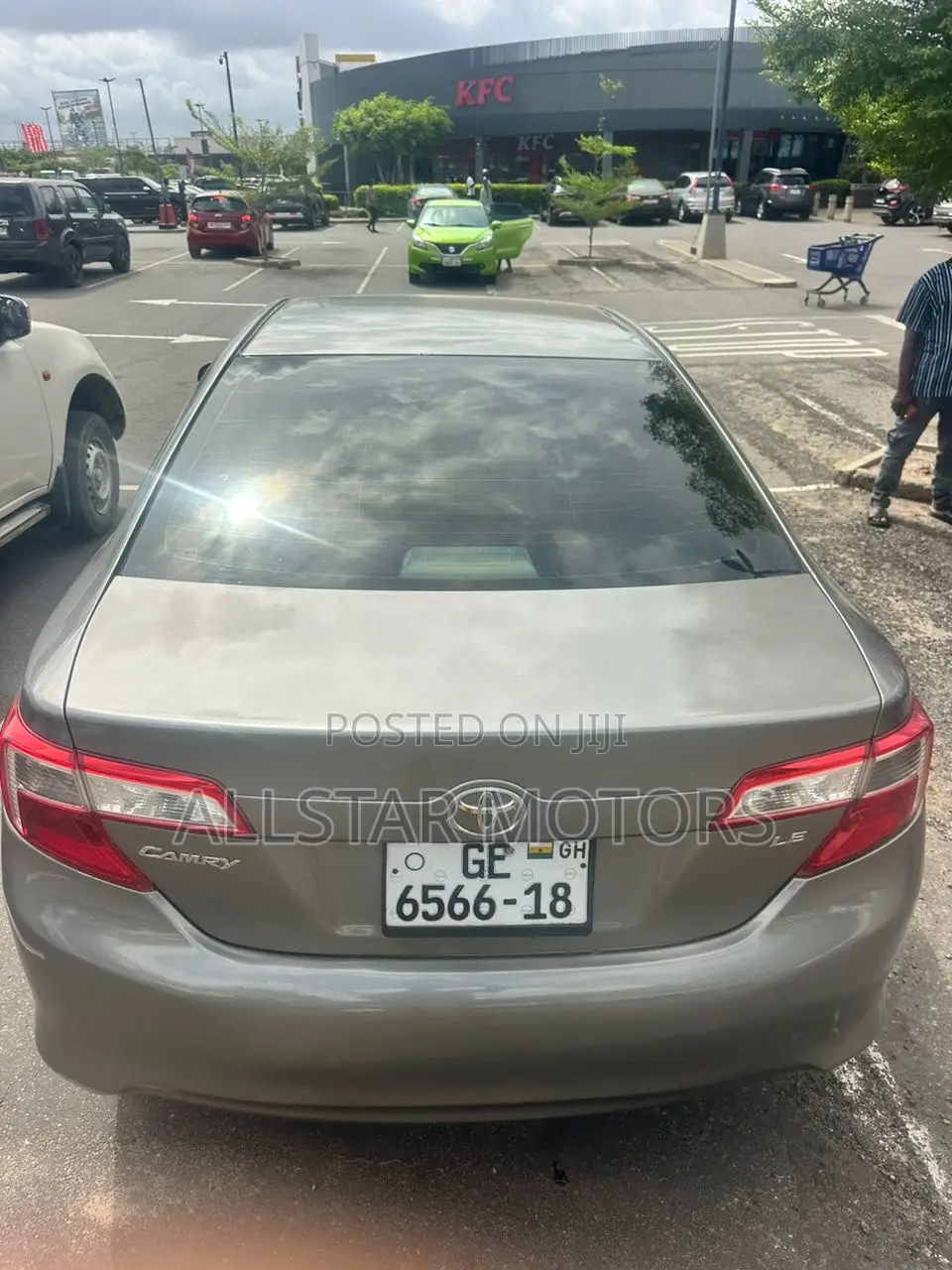 Toyota Camry LE 4dr Sedan (2.5L 4cyl 6A) 2013