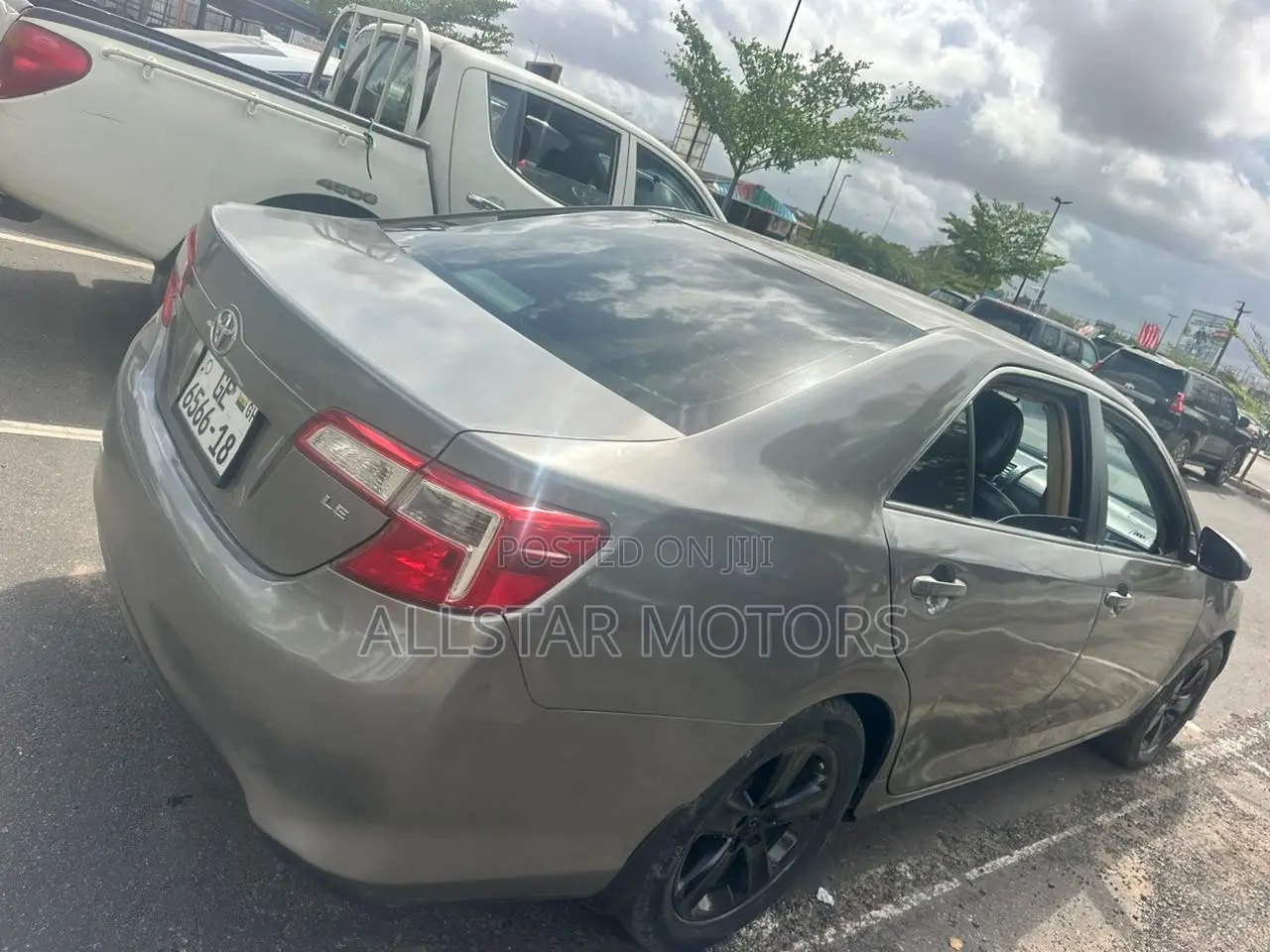 Toyota Camry LE 4dr Sedan (2.5L 4cyl 6A) 2013