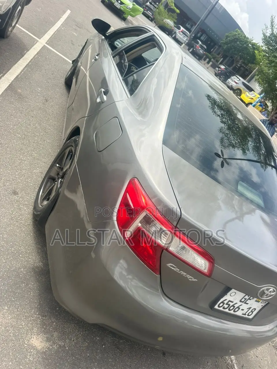Toyota Camry LE 4dr Sedan (2.5L 4cyl 6A) 2013