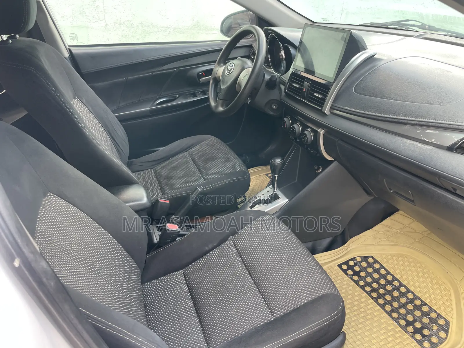 Toyota Yaris LE Hatchback 3dr 2018 White