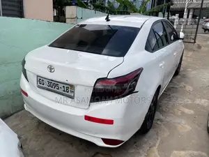 Toyota Yaris LE Hatchback 3dr 2018 White