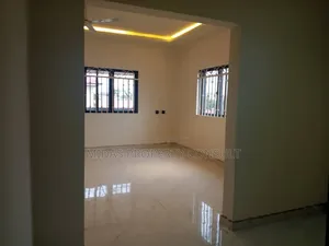 3bdrm House in 3 Junction, Amasaman for sale