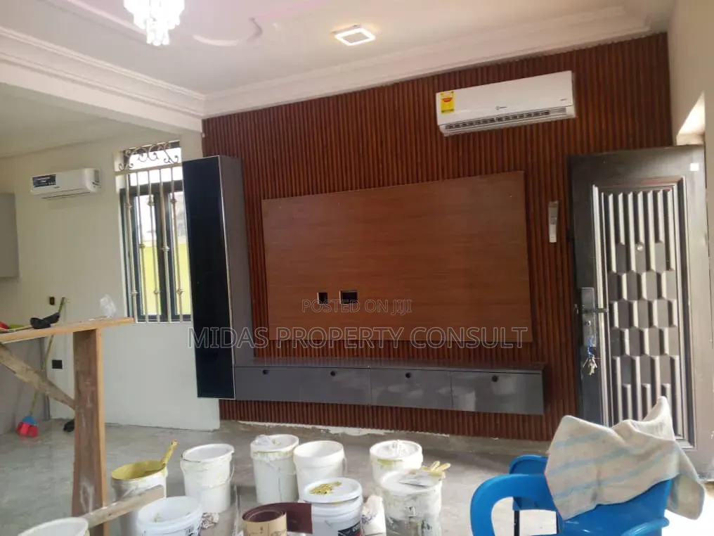 3bdrm House in 3 Junction, Amasaman for sale